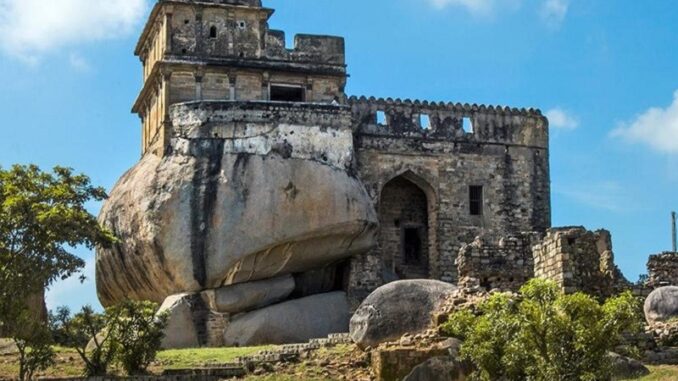 Madan Mahal Fort historic landmark in Jabalpur