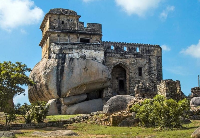 Madan Mahal Fort historic landmark in Jabalpur